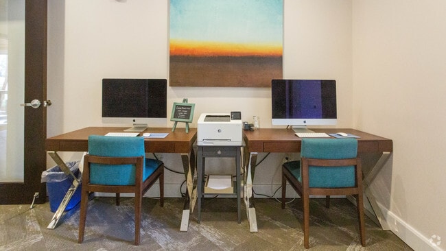 Photo - Central Square at Watermark