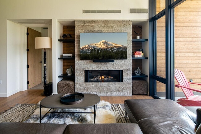 Building Photo - 4 Lakewood Dr Unit ID1255662P