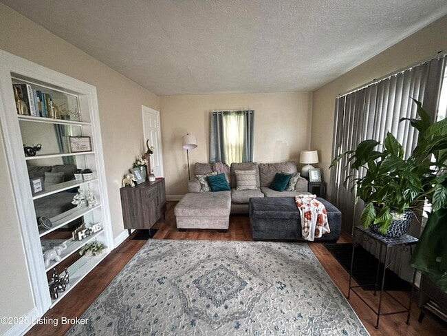 Photo - 741 S 39th St