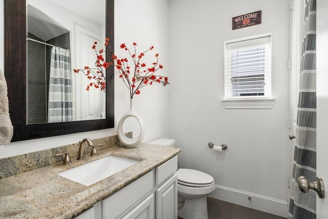 Photo - 816 Ennis St