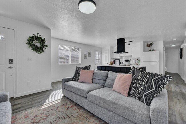 Photo - 2113 S Owyhee St Unit SI ID1547104P