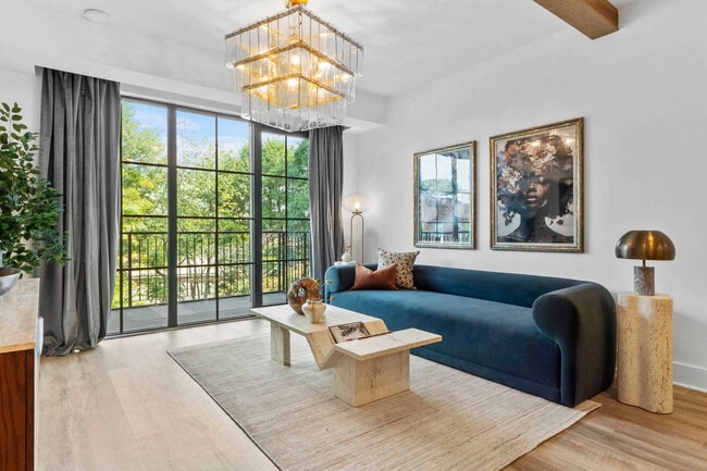 Building Photo - 346 Peters St SW Unit ID1296613P