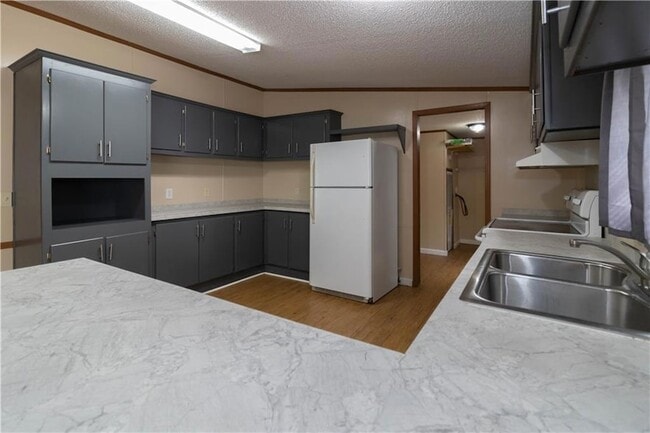 Photo - 400 Jefferson Dr