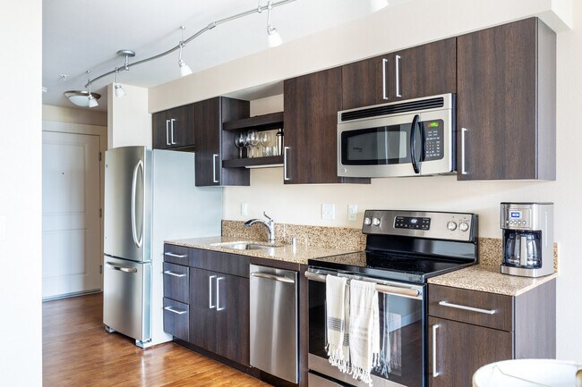 Photo - 215 10th Ave E Unit ID2543A