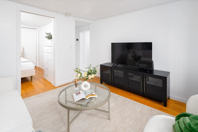 Photo - 43 Essex St Unit SI ID1359074P