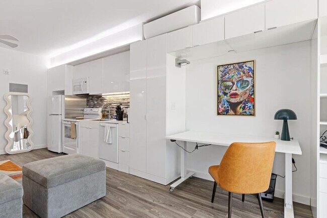 Building Photo - 12607 Larchmere Blvd Unit ID1335753P