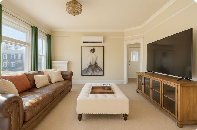 Building Photo - 502 NE 29th Ave Unit ID1309818P