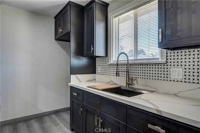 Photo - 3630 Russell St