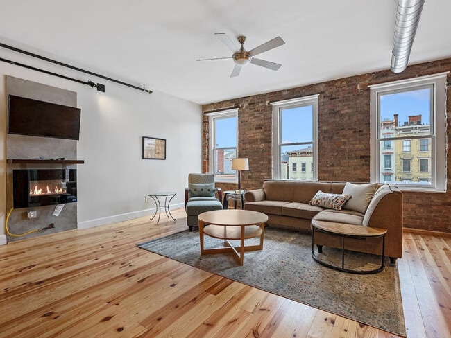 Photo - 111 W Elder St Unit ID1056040P