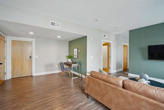 Photo - 400 Walnut St Unit ID1285755P