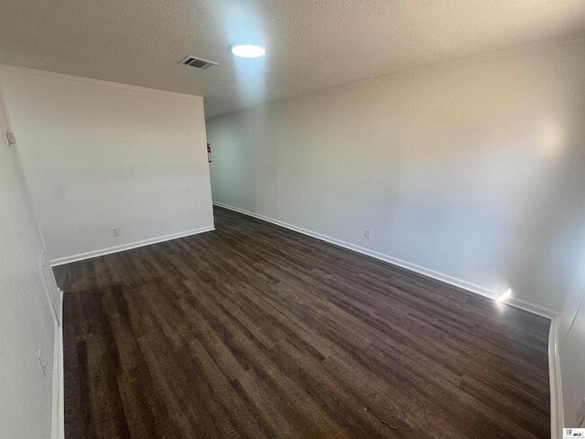 Photo - 207 Oaklawn Dr