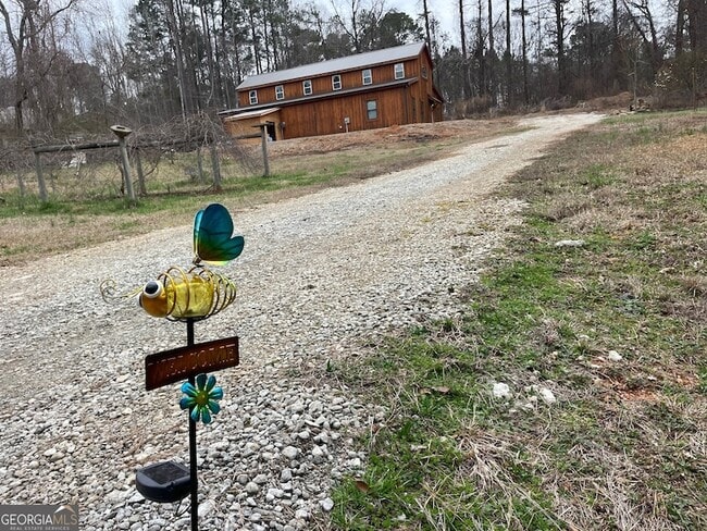 Photo - 8470 Hearn Rd