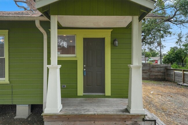 Photo - 1107 Melbourne St