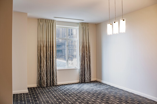 Unfurnished dining room - Broadway Plaza - Mayo Clinic