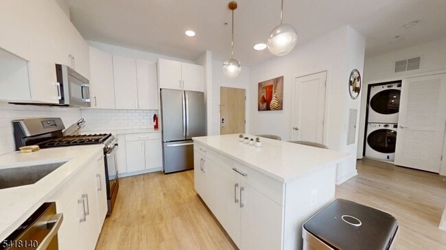 Photo - 1181 Morris Ave