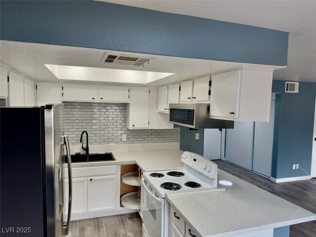 Photo - 4030 E Carey Ave Unit 2