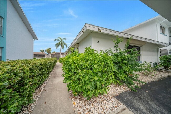 Photo - 1011 SE 40th St Unit 5 E