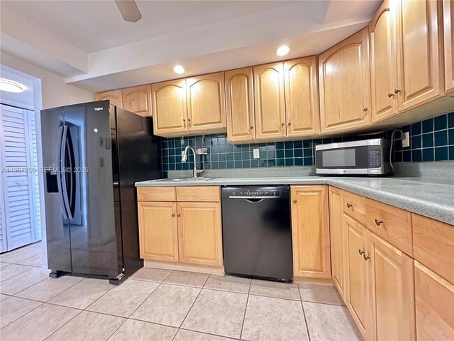 Photo - 800 Parkview Dr Unit 1007