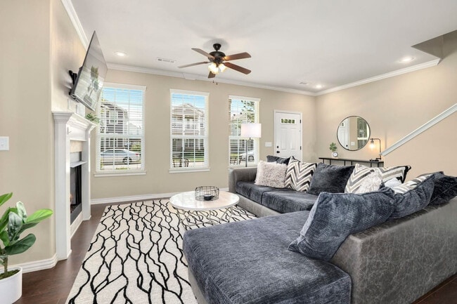 Building Photo - 571 N Keats Dr Unit ID1221891P