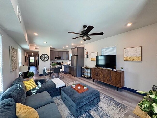 Photo - 431 Leboeuf St