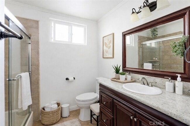 Photo - 7044 White Oak Ave