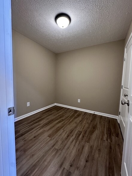 Photo - 517 Weaver St Unit 4