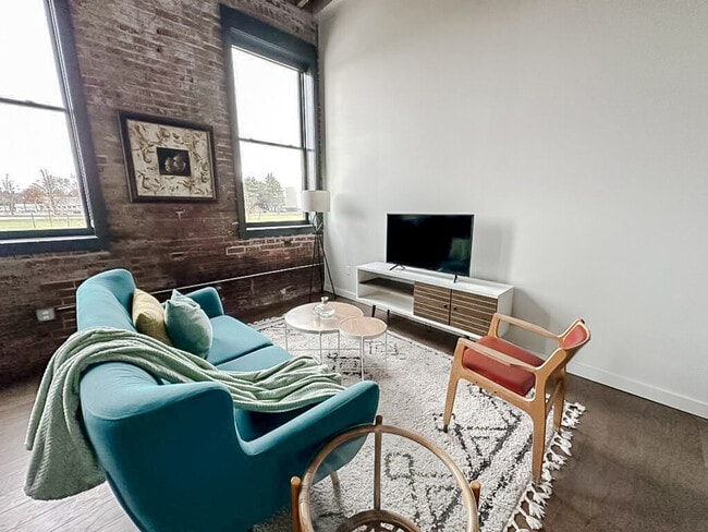 Photo - 604 W 4th St N Unit ID1352444P