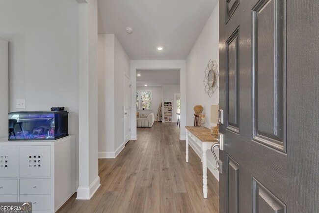 Photo - 411 Kinross Ln