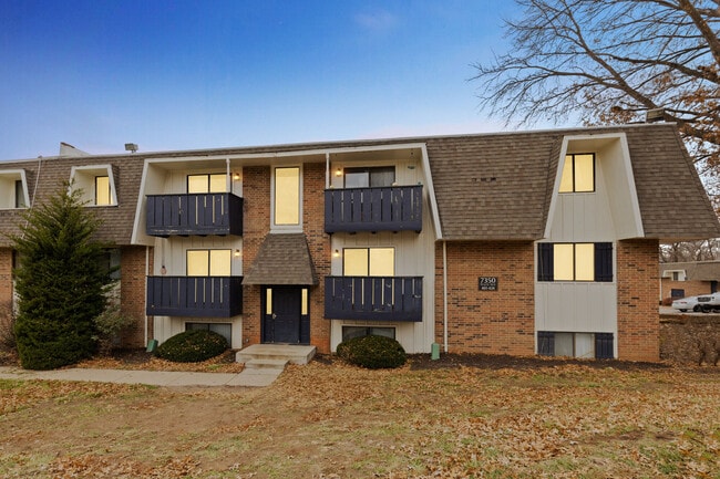 Photo - Royal Ridge Apartments