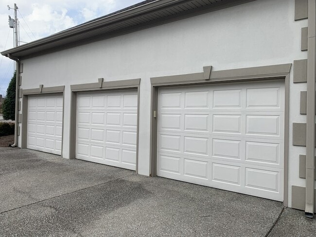 Photo - 111 Geers Ct