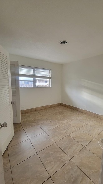 Photo - 1821 NE 56th St