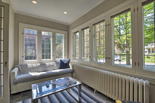 Photo - 326 N Grove Ave Unit ID1305345P