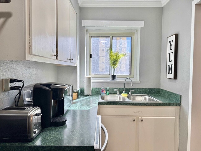 Photo - 300 Peachtree Rd NE Unit ID1299424P