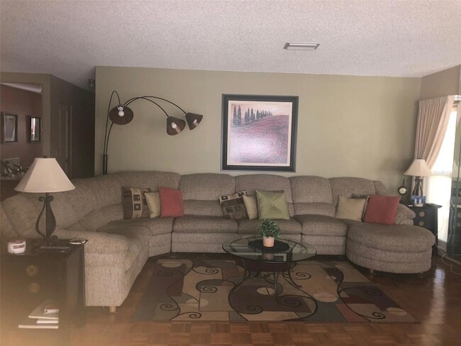 Photo - 221 Cedarwood Cir