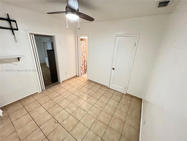 Photo - 200 W 53rd Terrace Unit A