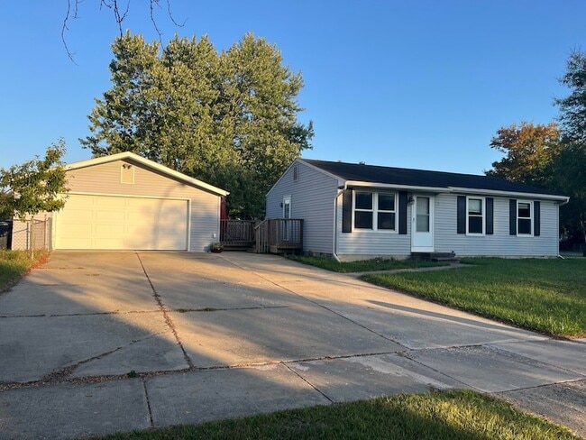 Photo - 2 Trowbridge Ct