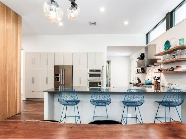 Photo - 1703 Dexter St