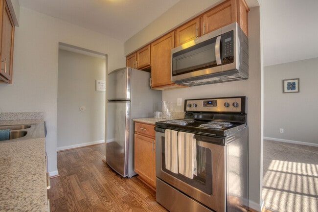 Photo - Woodridge Apartments
