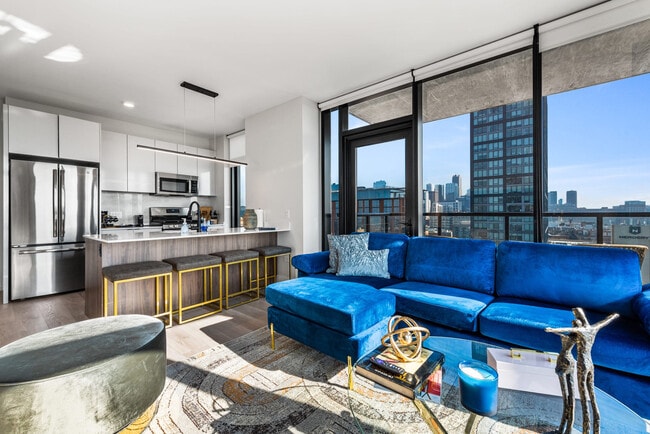 Building Photo - 1125 W Van Buren St Unit ID1029595P