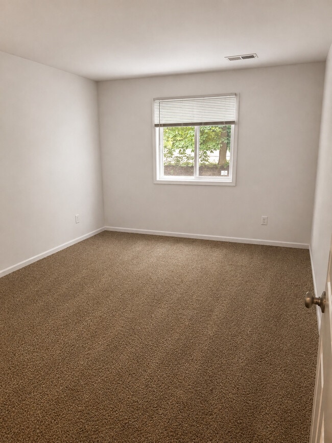 2 Bedroom Renovated - GOLFVIEW