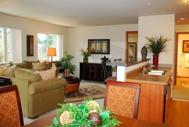 Living Room - Echo Lake Apartments