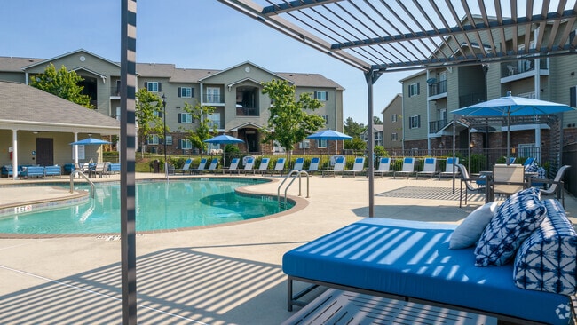 Pool Area - The Pointe at Heritage