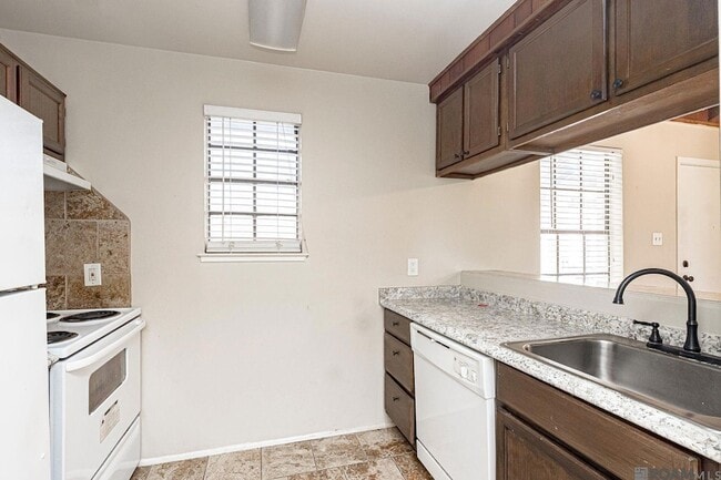 Photo - 3003 Greenwood Dr