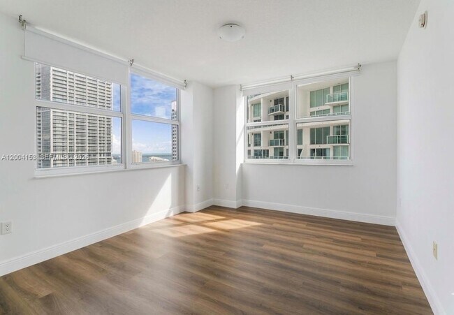 Photo - 31 SE 5th St Unit 3210