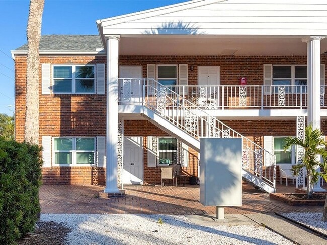 Building Photo - 380 Base Ave E Unit 201