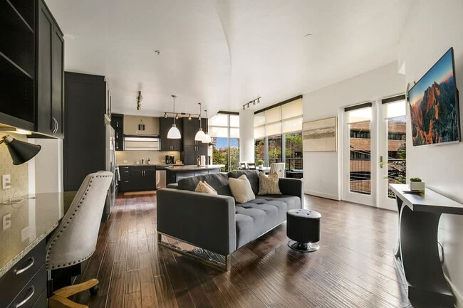 Building Photo - 101 Bowen St Unit ID1297788P