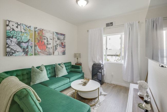 Building Photo - 2658-72 Broadway Unit SI ID1546258P