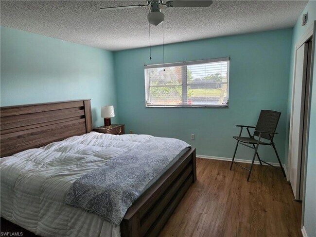 Photo - 300 Valley Stream Dr