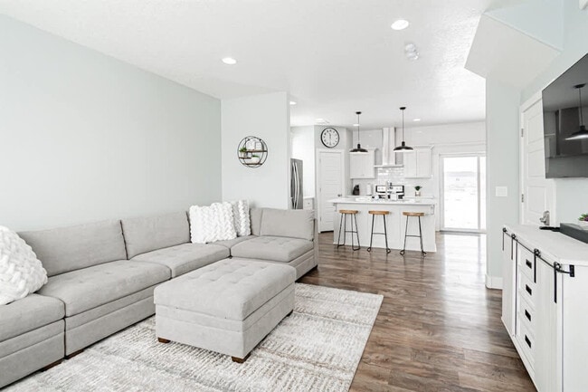 Photo - 1654 Angela St Unit ID1250645P