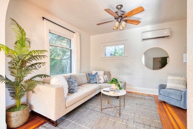 Building Photo - 4500 NE Garfield Ave. Unit SI ID1309870P